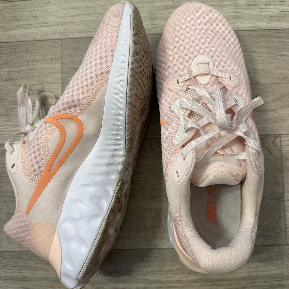 Nike Women's Peach and Orange Sneakers